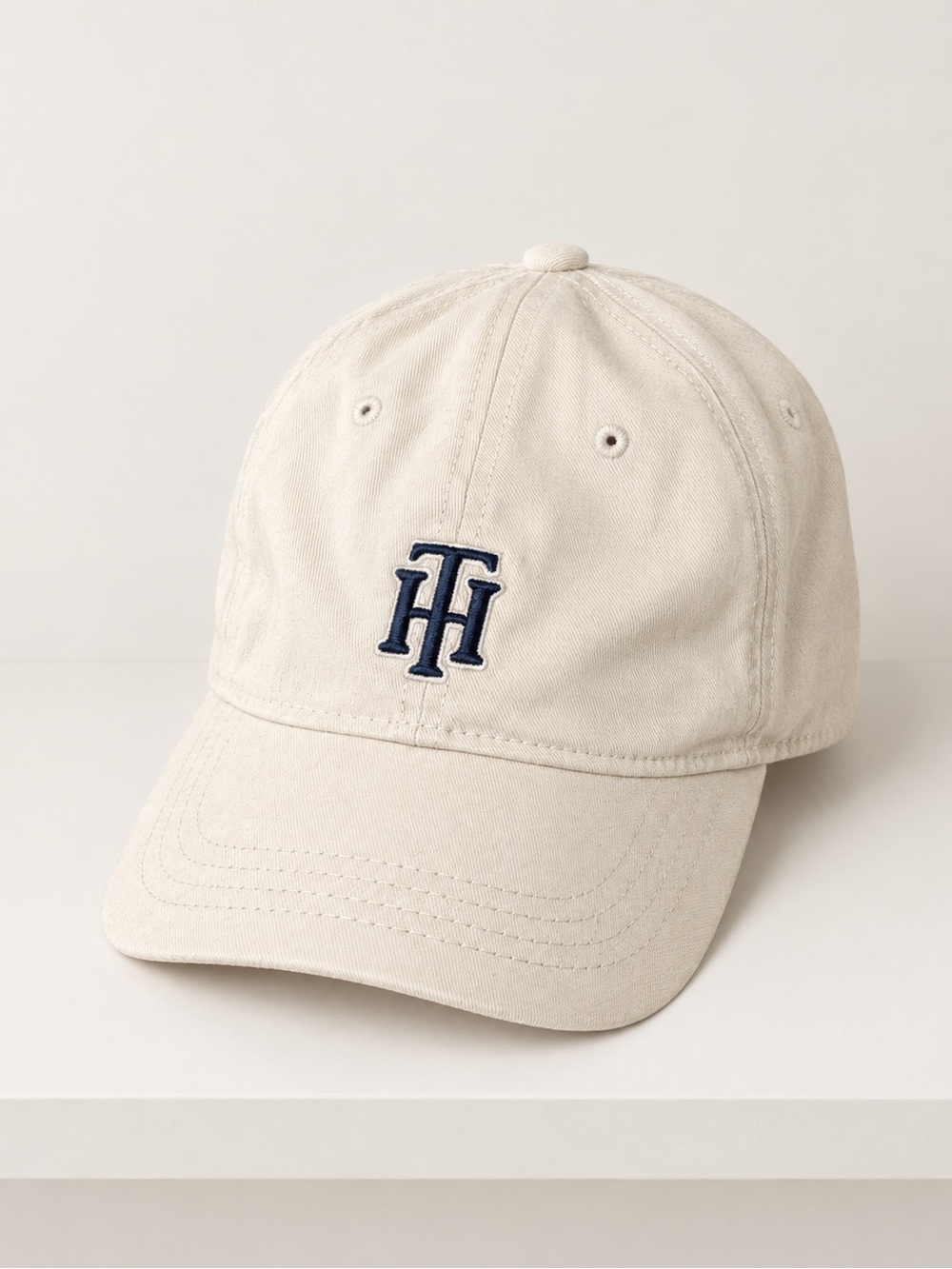 Tommy Hilfiger Women’s Cream Baseball Cap with Embroidered Logo